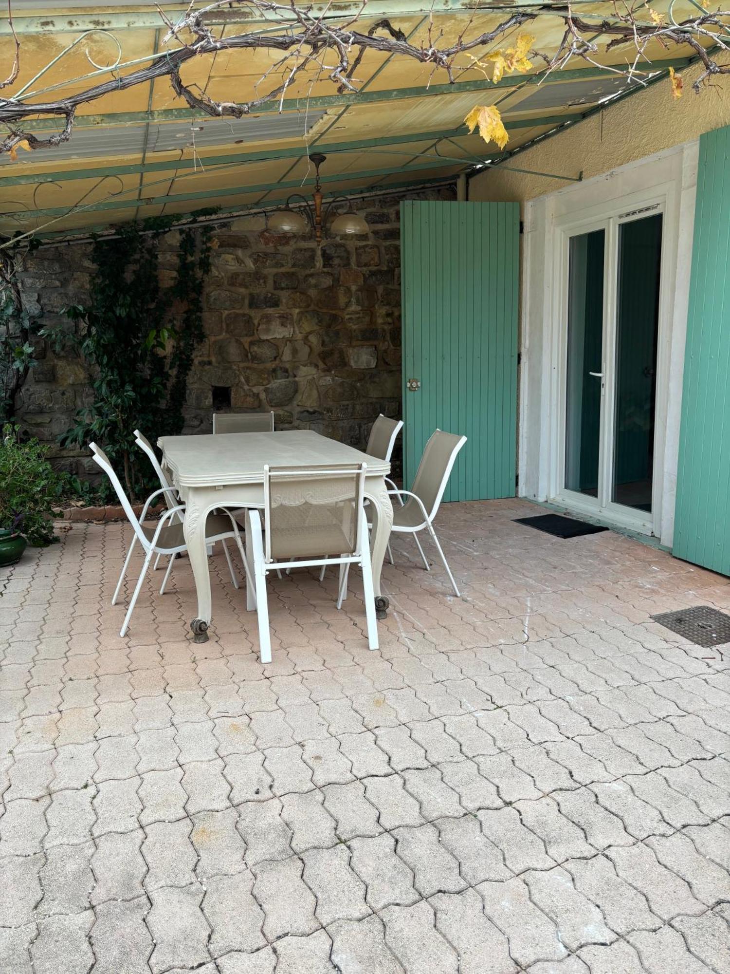 La Cigaliere 1 Charmant T1 Bis Avec Terrasse Dans Villa Sollies-Ville Luaran gambar