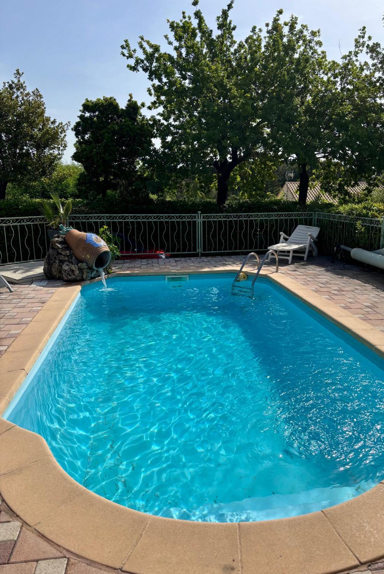 La Cigaliere 1 Charmant T1 Bis Avec Terrasse Dans Villa Sollies-Ville Luaran gambar